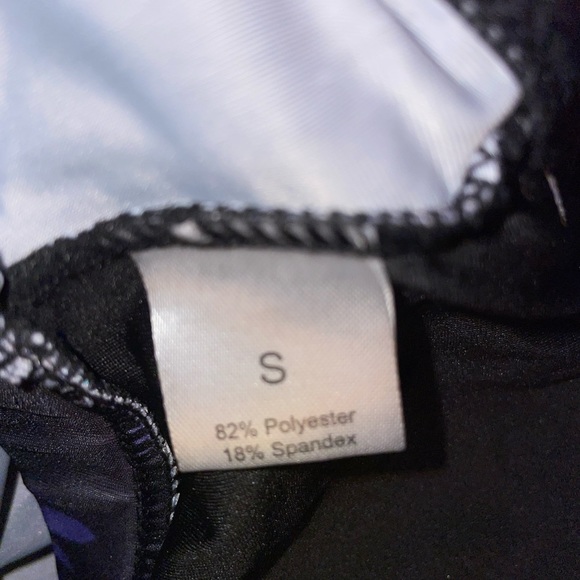 Tankini (S) swimsuit Floral Print w/black bottoms(with floral print on the top). - Picture 8 of 10